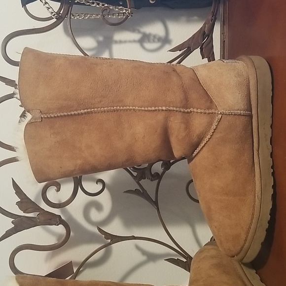 300🎁🎁🎁🎁🎁🎁🎁🎁🎁🎁UGG Premium Classic Tall 3-Button Boots / chestnut - Picture 6 of 10